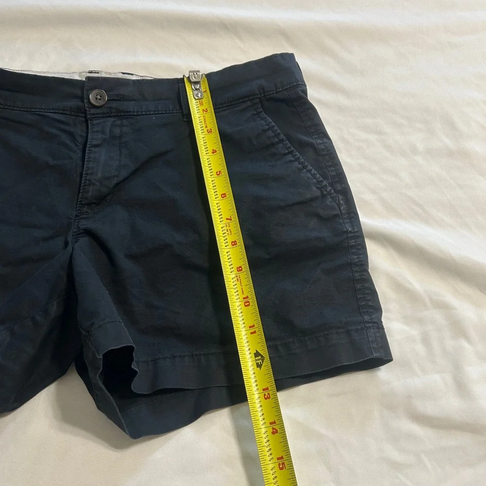 Old Navy Womens Black Chino Shorts Size 8 Mid Rise 3.5 Inch Inseam Casual